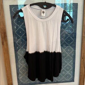 Jala Black and White Sleeveless Top